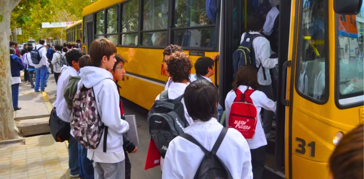 20 mil alumnos ya aplicaron a la Beca de Transporte 2025